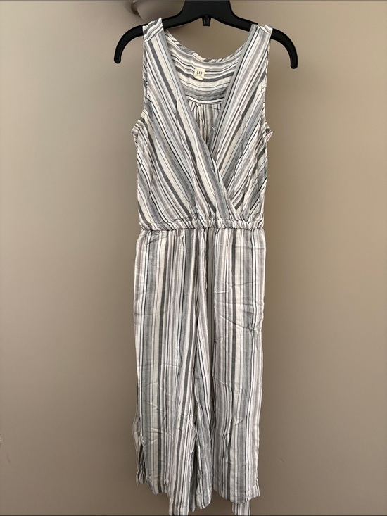 GAP Pants - Striped Sleeveless V-Neck Jumpsuit - Gray & White